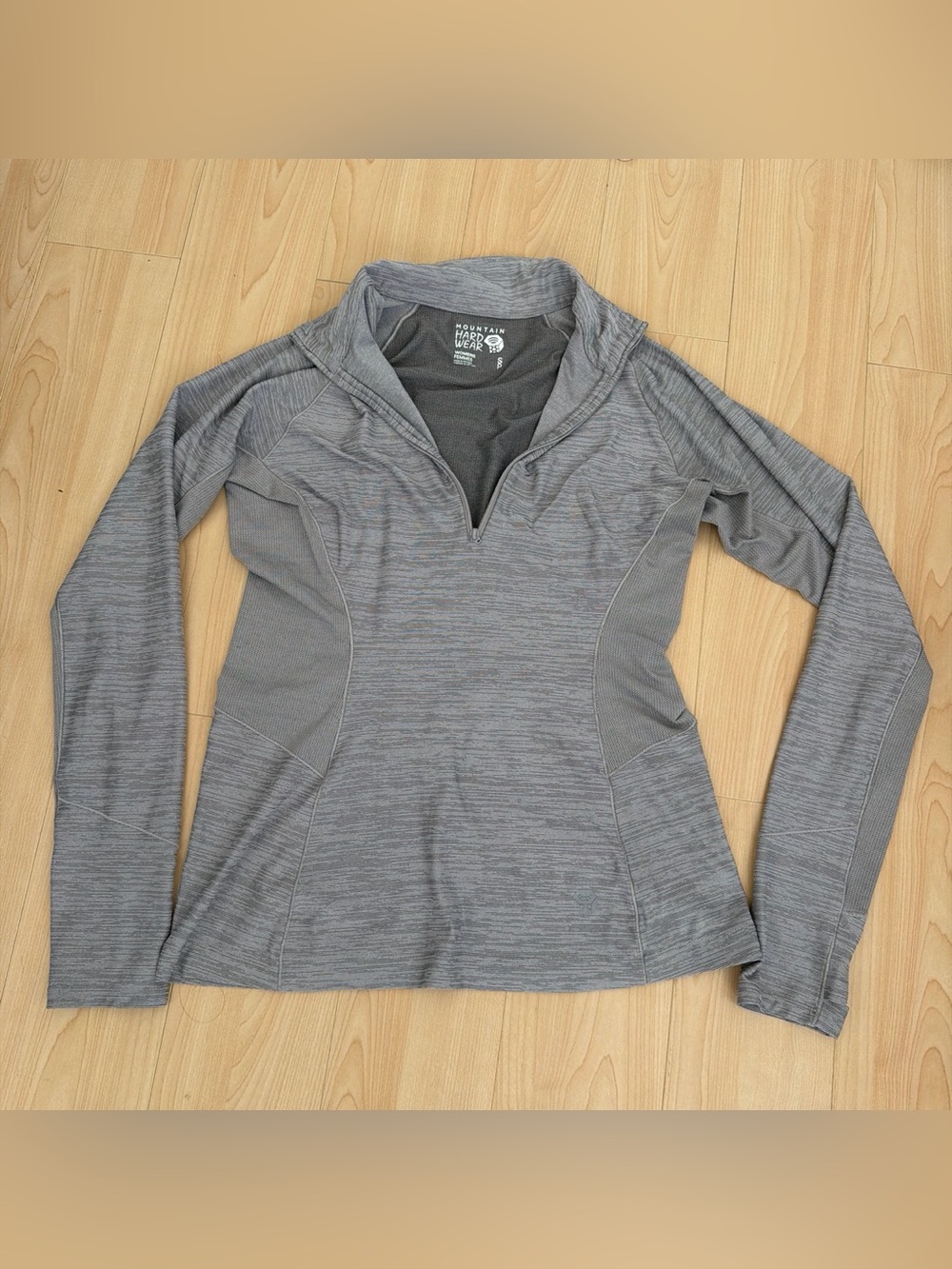 Mountain Hardwear Women's Heather Gray Quarter-Zip Pullover
